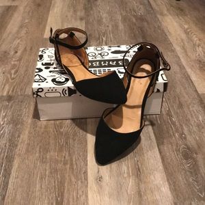 Bamboo black flats with ankle strap